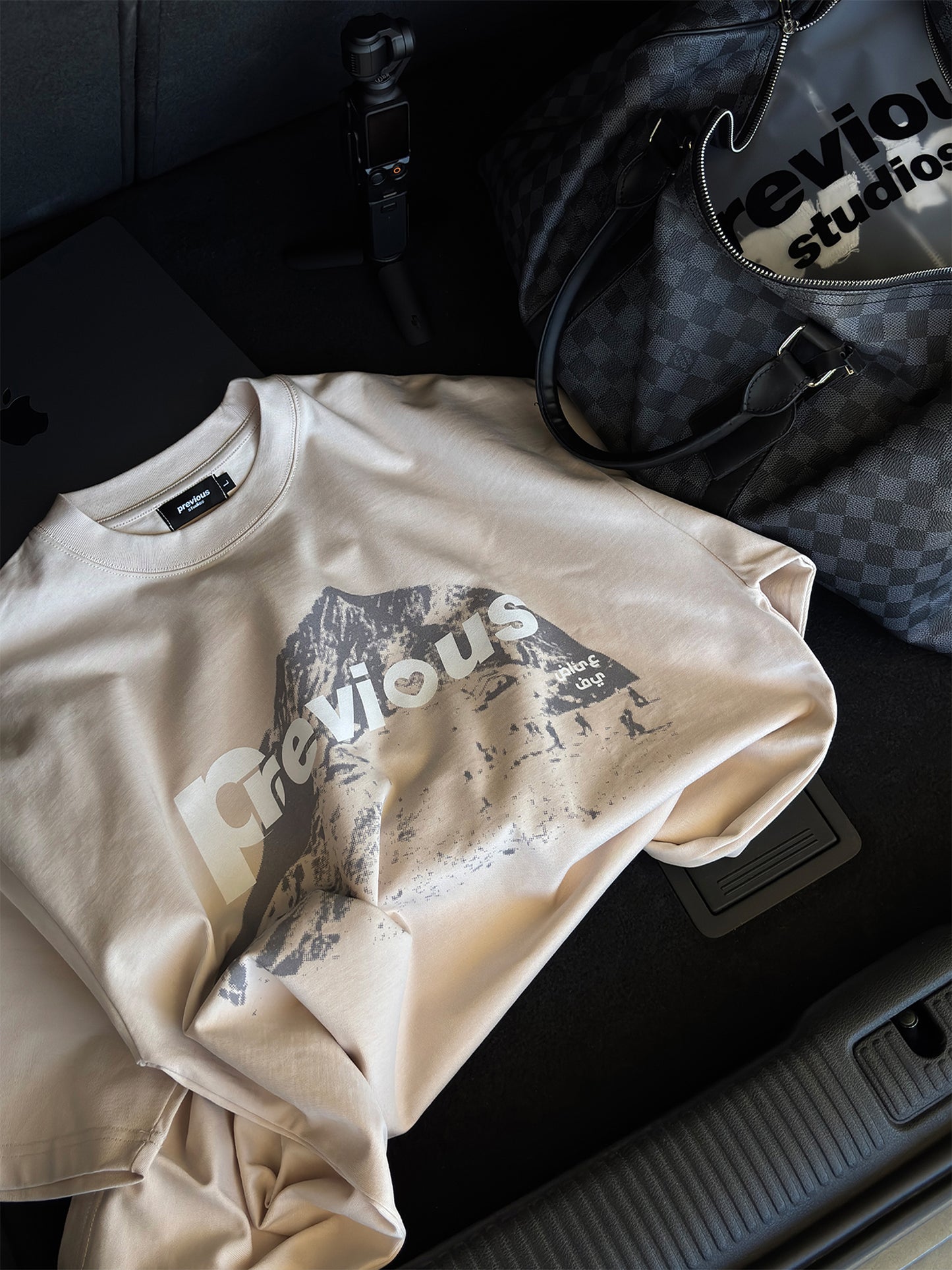LOVELY WORLD TEE "SAND"
